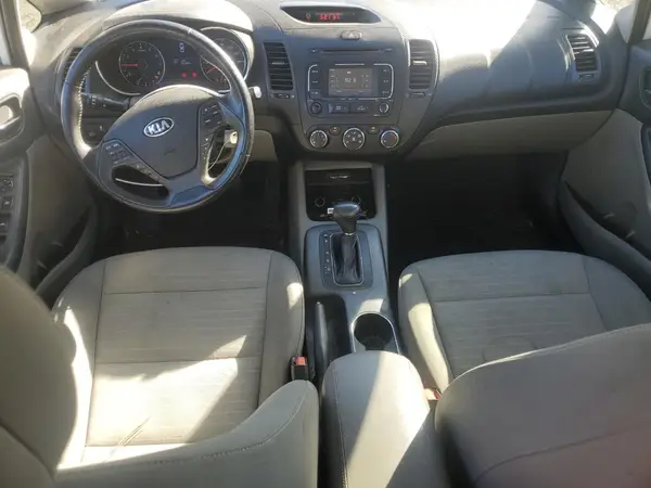 KNAFX4A86G5484039 2016 KIA FORTE - Image 8