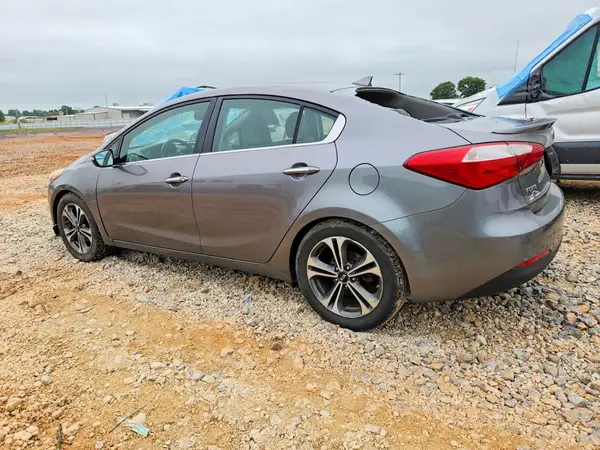KNAFX4A86G5521980 2016 KIA FORTE - Image 2