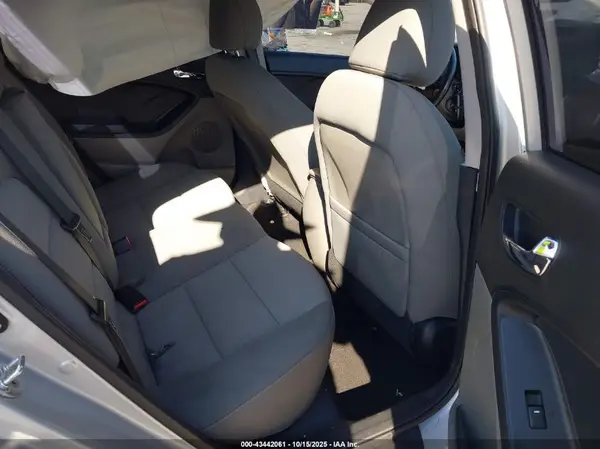 KNAFX4A86G5545258 2016 KIA FORTE - Image 8