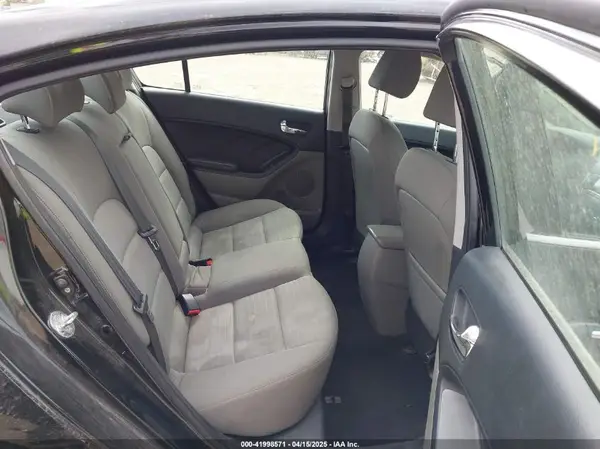 KNAFX4A87G5473485 2016 KIA FORTE - Image 8