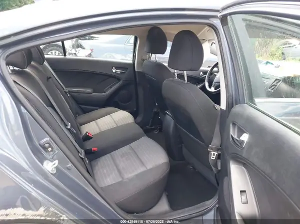 KNAFX4A87G5544930 2016 KIA FORTE - Image 8