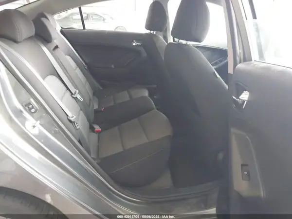 KNAFX4A87G5581721 2016 KIA FORTE - Image 8