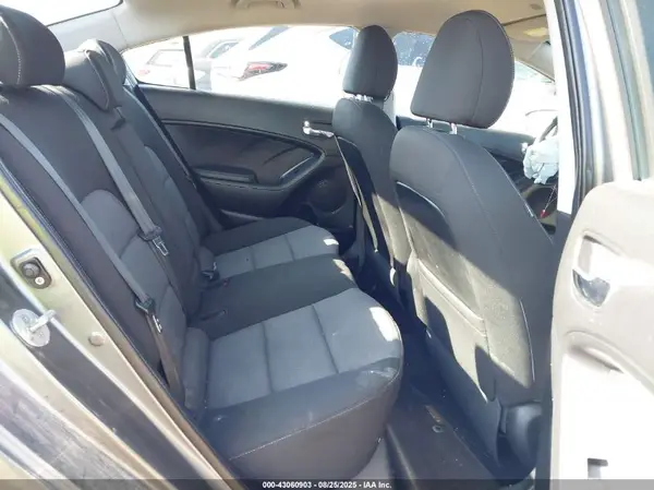 KNAFX4A88G5455237 2016 KIA FORTE - Image 8