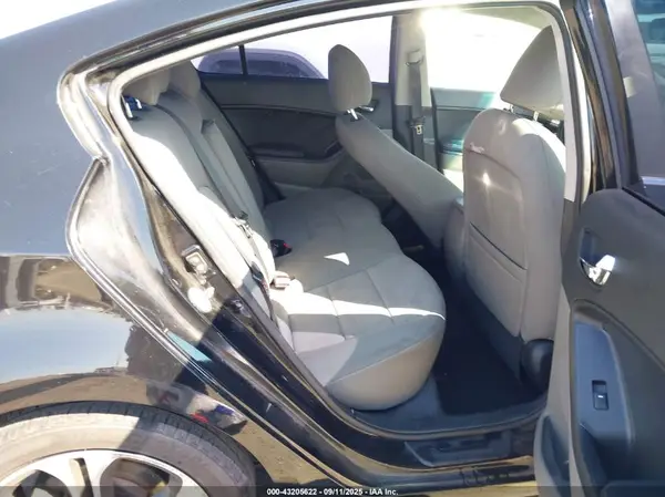 KNAFX4A88G5464486 2016 KIA FORTE - Image 8