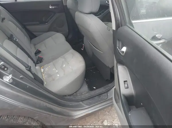 KNAFX4A88G5490747 2016 KIA FORTE - Image 8