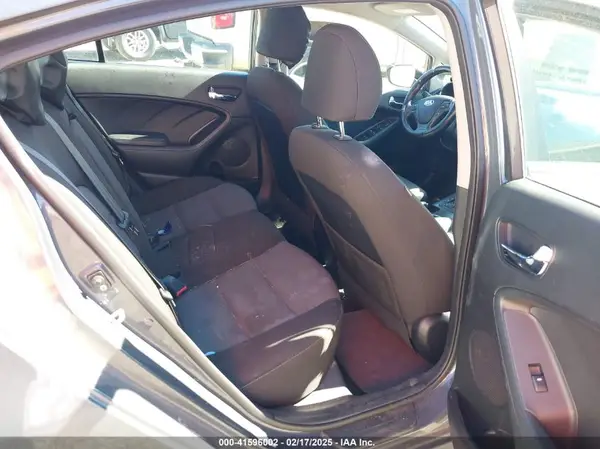 KNAFX4A88G5552325 2016 KIA FORTE - Image 8