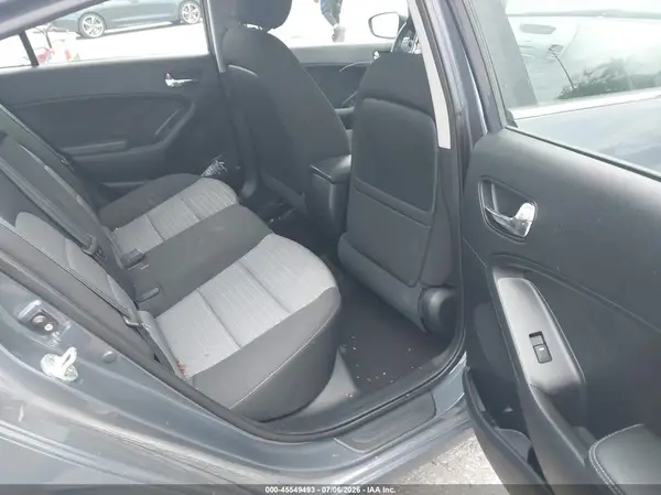 KNAFX4A88G5553023 2016 KIA FORTE - Image 8