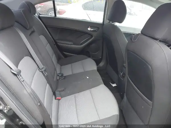 KNAFX4A88G5617870 2016 KIA FORTE - Image 8
