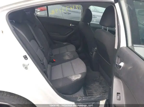 KNAFX4A89G5472354 2016 KIA FORTE - Image 8