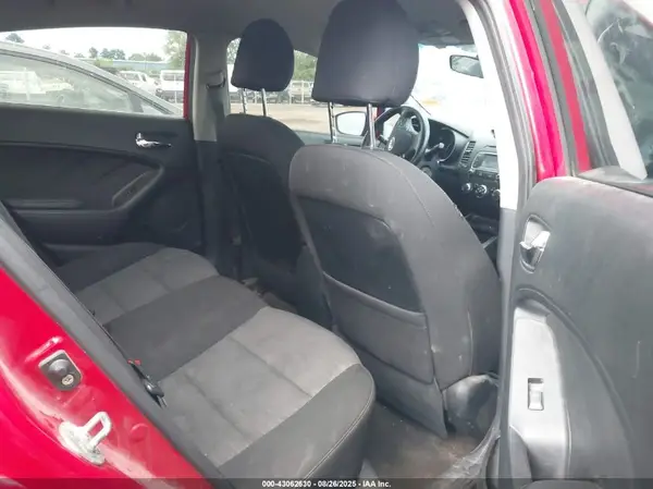 KNAFX4A89G5480082 2016 KIA FORTE - Image 8