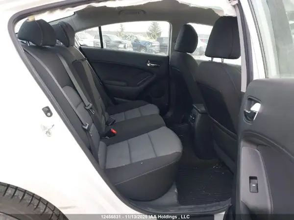 KNAFX4A89G5498677 2016 KIA FORTE - Image 8