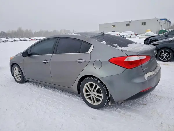 KNAFX4A89G5528373 2016 KIA FORTE - Image 2