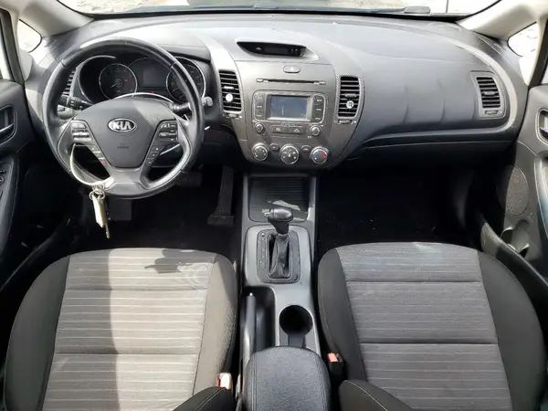 KNAFX4A89G5553211 2016 KIA FORTE - Image 8