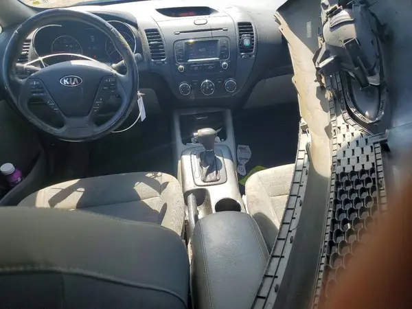 KNAFX4A8XG5505295 2016 KIA FORTE - Image 8