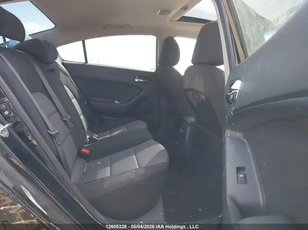 KNAFX4A8XG5512389 2016 KIA FORTE - Image 8