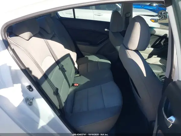 KNAFX4A8XG5546607 2016 KIA FORTE - Image 8