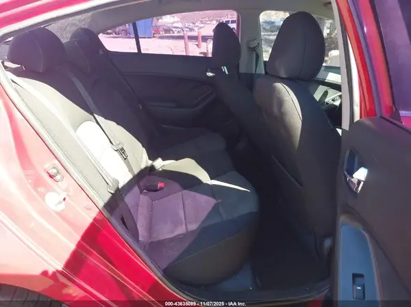 KNAFX4A8XG5613688 2016 KIA FORTE - Image 8