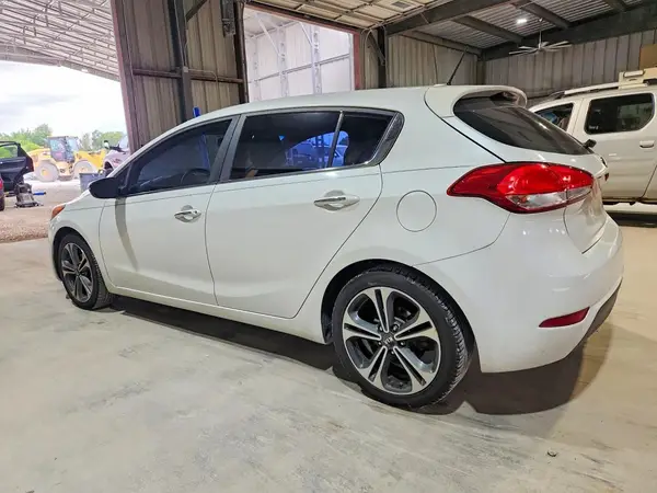 KNAFX5A80G5629436 2016 KIA FORTE - Image 2