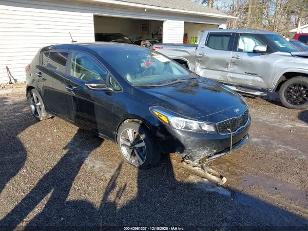 KNAFX5A80H5668190 2017 KIA FORTE - Image 1