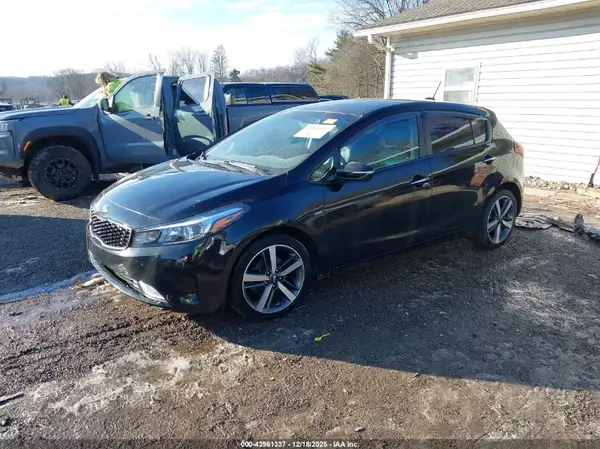 KNAFX5A80H5668190 2017 KIA FORTE - Image 2