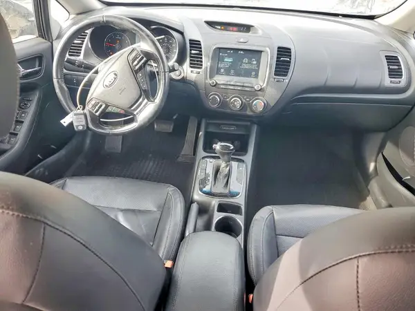 KNAFX5A80H5668707 2017 KIA FORTE - Image 8