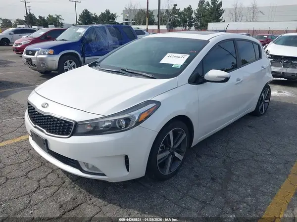 KNAFX5A80H5670733 2017 KIA FORTE - Image 2