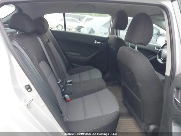 KNAFX5A80J5743525 2018 KIA FORTE - Image 8