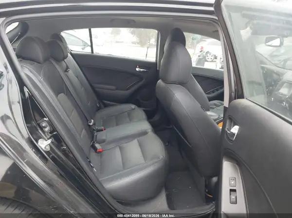 KNAFX5A81G5526798 2016 KIA FORTE - Image 8