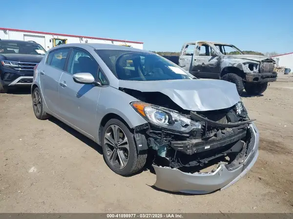 KNAFX5A81G5629252 2016 KIA FORTE - Image 1