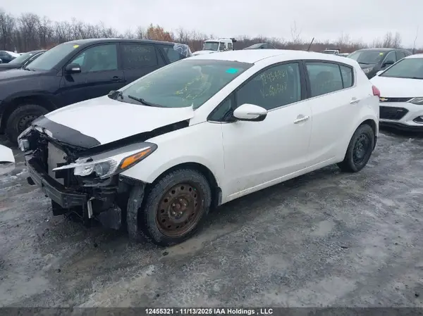 KNAFX5A81H5680347 2017 KIA FORTE - Image 2
