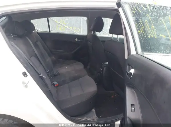 KNAFX5A81H5680347 2017 KIA FORTE - Image 8