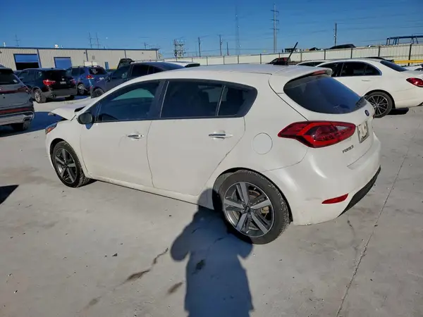 KNAFX5A81H5706848 2017 KIA FORTE - Image 2