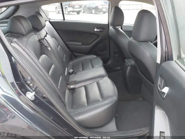 KNAFX5A81H5724928 2017 KIA FORTE - Image 8
