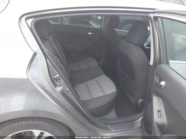 KNAFX5A82G550374S 2016 KIA FORTE - Image 8