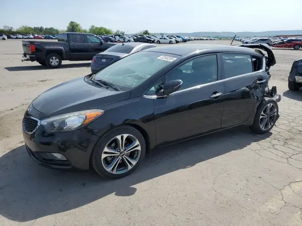 KNAFX5A82G5628739 2016 KIA FORTE - Image 1
