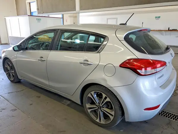 KNAFX5A82G5633021 2016 KIA FORTE - Image 2