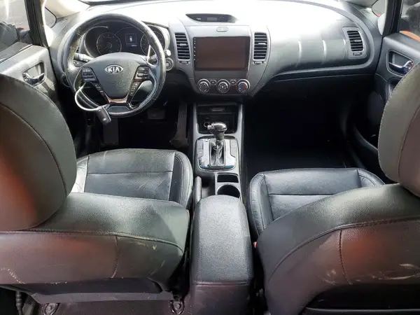 KNAFX5A82H5709029 2017 KIA FORTE - Image 8