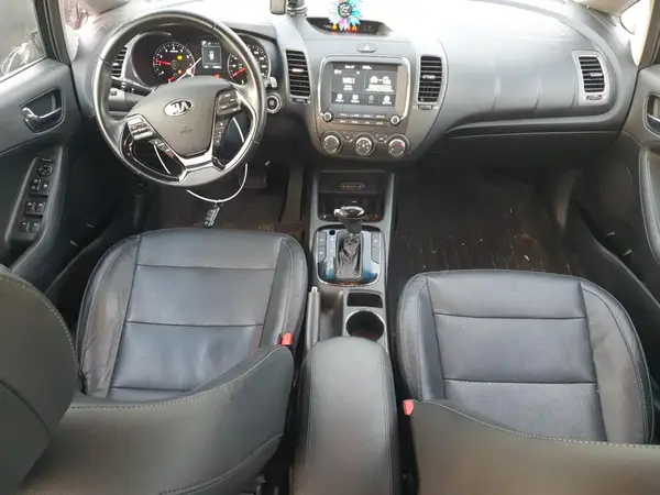 KNAFX5A82H5726638 2017 KIA FORTE - Image 8