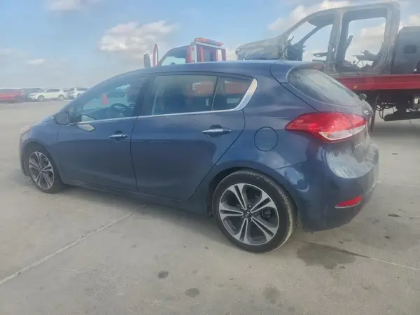 KNAFX5A83G5508917 2016 KIA FORTE - Image 2
