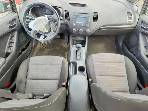 KNAFX5A83G5525927 2016 KIA FORTE - Image 8