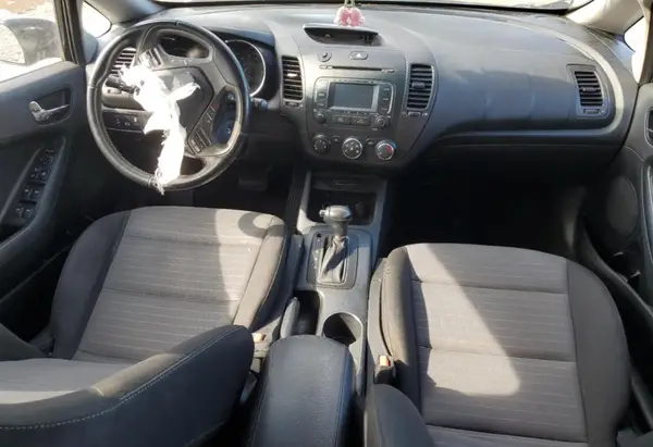 KNAFX5A83G5546373 2016 KIA FORTE - Image 8