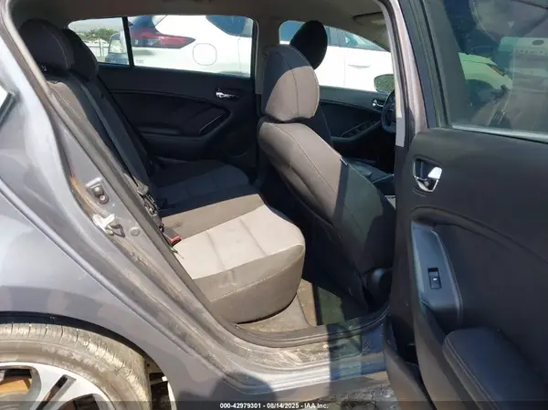 KNAFX5A83G5548527 2016 KIA FORTE - Image 8