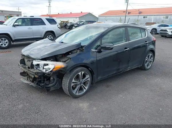 KNAFX5A83G5623033 2016 KIA FORTE - Image 2
