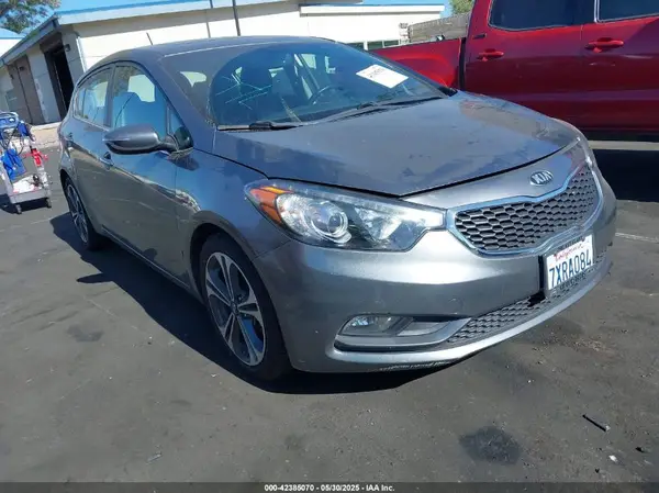 KNAFX5A83G5628913 2016 KIA FORTE - Image 1
