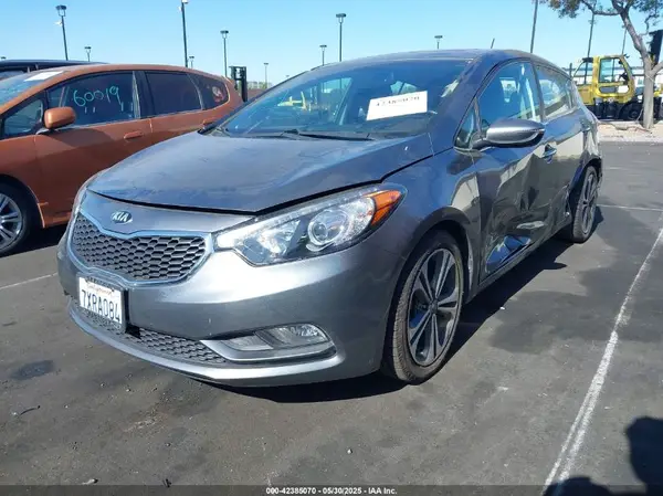 KNAFX5A83G5628913 2016 KIA FORTE - Image 2