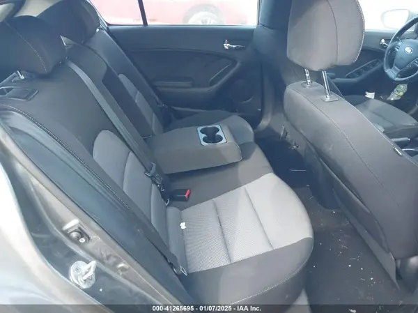KNAFX5A83G5628958 2016 KIA FORTE - Image 8