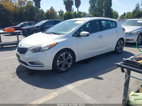 KNAFX5A83G5633562 2016 KIA FORTE - Image 2