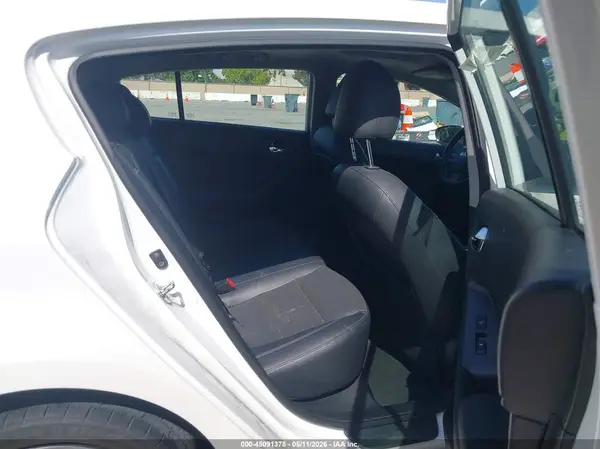 KNAFX5A83G5633562 2016 KIA FORTE - Image 8