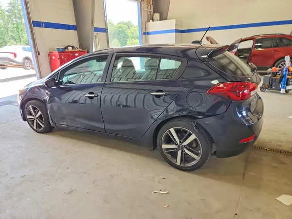 KNAFX5A83H5725952 2017 KIA FORTE - Image 2