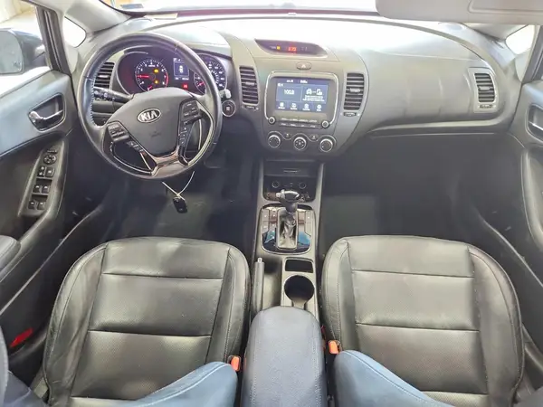 KNAFX5A83H5725952 2017 KIA FORTE - Image 8